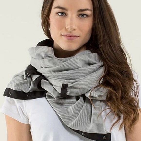 Accessories - Lululemon Vinyasa Scarf stripe